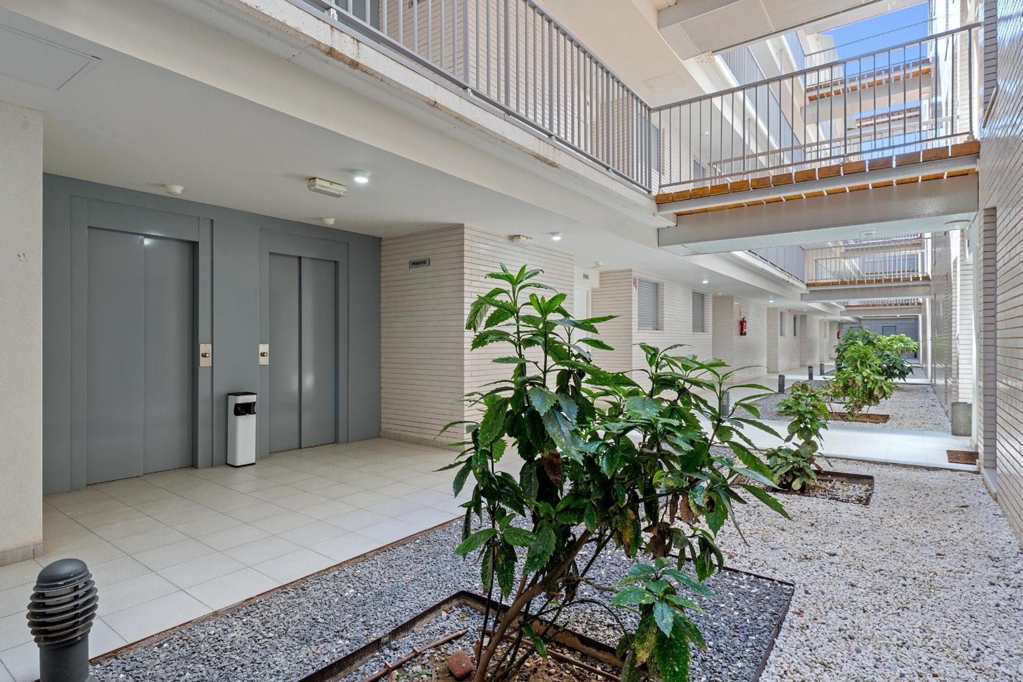 Hauzify I Apartament Mestral Cambrils Exterior foto